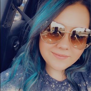 Meet your Posher, Caitlyn